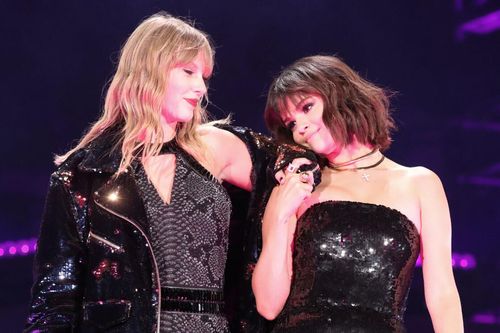 11 khoảnh khắc thời trang đáng nhớ của Selena Gomez với 'người bạn duy nhất' Taylor Swift