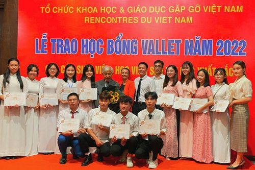 Học bổng Vallet: Chắp cánh ước mơ cho học sinh, sinh viên