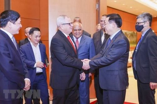 Chủ tịch Quốc hội Vương Đình Huệ tiếp Tổng thư ký Quốc hội Cuba