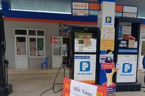 Giá dầu thô tăng nhẹ, thiếu xăng cục bộ vẫn đang tiếp diễn