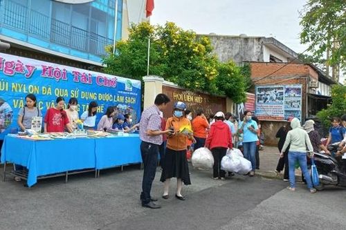 Hiệu quả từ chương trình 'đổi rác lấy quà'
