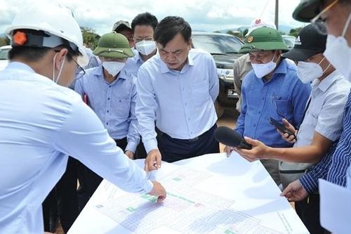 Cưỡng chế các hộ dân không chấp hành di dời khỏi lòng hồ Krông Pách Thượng