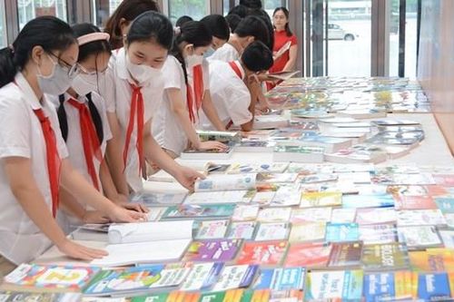 Giải pháp nào giảm giá sách giáo khoa?