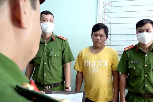 Làm giả 5 sổ đỏ để mang đi cầm cố