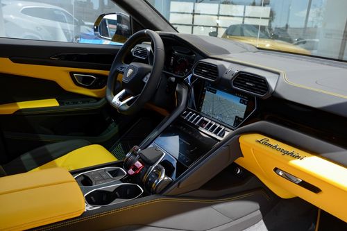Lamborghini Urus bị triệu hồi vì lỗi màn hình giải trí
