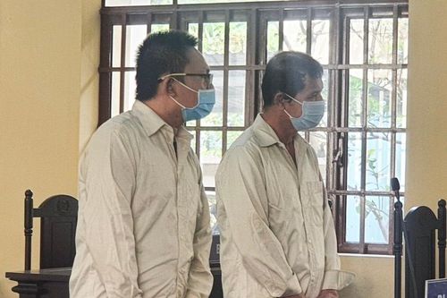 Bảo vệ dân phố ở TP.HCM bị phạt tù vì cưỡng đoạt 5 triệu đồng