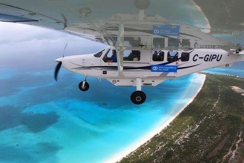 Gia đình du lịch vòng quanh thế giới bằng máy bay riêng