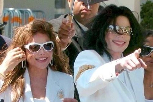 Kiện đòi tài sản trị giá 1 triệu USD của Michael Jackson