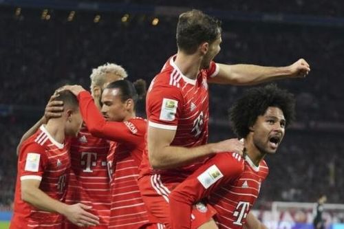 Bayern Munich vững chắc dẫn đầu Bundesliga, Dortmund thua trên sân khách