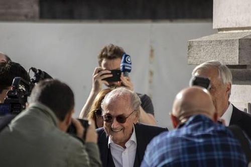 Sepp Blatter thừa nhận trao World Cup 2022 cho Qatar là sai lầm