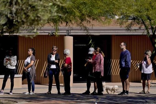 Lý do ông Trump kêu gọi cử tri bang Arizona đừng rời điểm bỏ phiếu