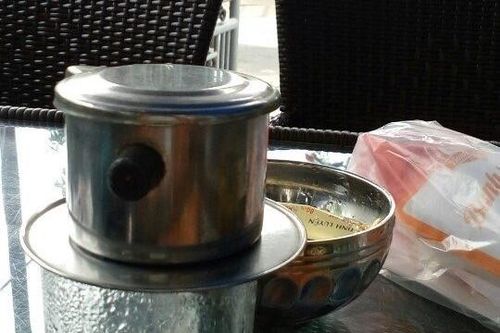 Nam thanh niên đột ngột co cứng chân tay, mất ý thức sau khi uống cà phê