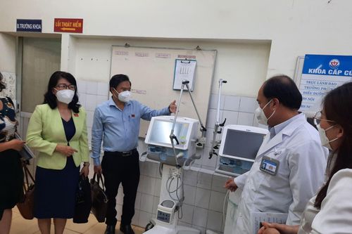 'Hậu COVID-19: Nhân viên nghỉ việc, máy móc hư hỏng'