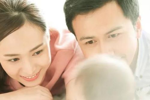 8 tiếng chờ vợ ngoài phòng sinh khiến chồng thay đổi hoàn toàn
