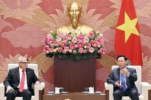 Chủ tịch Quốc hội Vương Đình Huệ tiếp Tổng Thư ký Quốc hội và Hội đồng Nhà nước Cuba