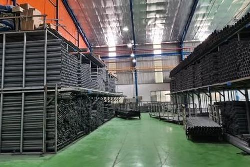 TPHCM: Đề nghị truy tố 3 bị can sản xuất, buôn bán ống nhựa giả