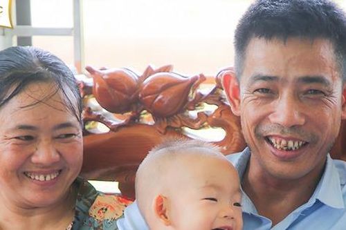 Nỗi khắc khoải 14 năm mong con của đôi vợ chồng nghèo