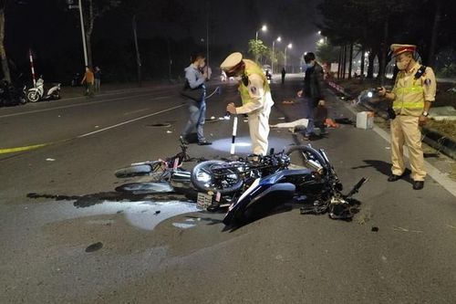 Thiếu nữ 18 tuổi tử vong trong vụ xe máy 'đấu đầu' xe điện