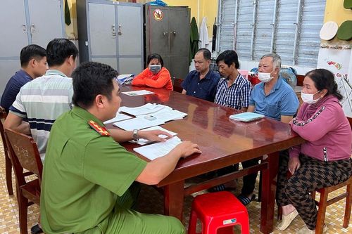 9 người bị khởi tố điều tra về tội đánh bạc