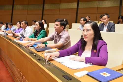 Thông qua Nghị quyết về Kế hoạch phát triển kinh tế - xã hội năm 2023