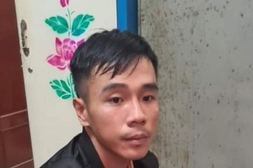 Nghi phạm giết 'vợ hờ' ra đầu thú