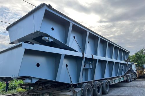 Quảng Ngãi tạm giữ 3 xe chở hàng 'siêu khủng'