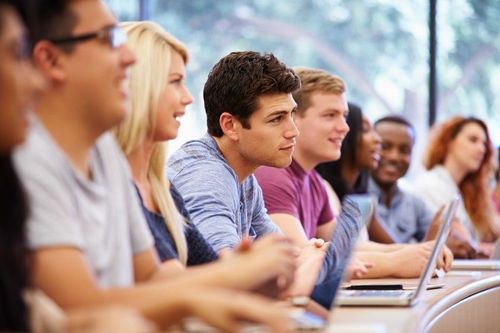 Na Uy lo ngại 'rơi rụng' sinh viên khi áp học phí
