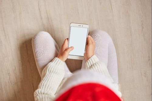 Nhiều trẻ bị co cơ mặt, giật mắt vì 'nghiện' tivi, điện thoại