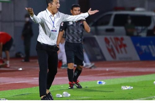Huấn luyện viên Huy Hoàng không hài lòng với Thái Bá Sang ở trận thua Bình Định