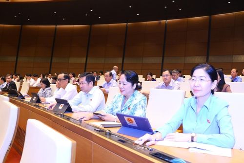 Quốc hội tán thành cao với mục tiêu tăng trưởng GDP 6,5% năm 2023
