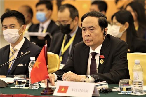 Tiếp tục đoàn kết, thống nhất, tự cường và sáng tạo, củng cố vai trò trung tâm của ASEAN