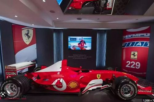 'Chiến mã' của Michael Schumacher được bán với giá hơn 13 triệu USD