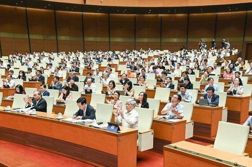 Quốc hội thông qua Luật Thực hiện dân chủ ở cơ sở