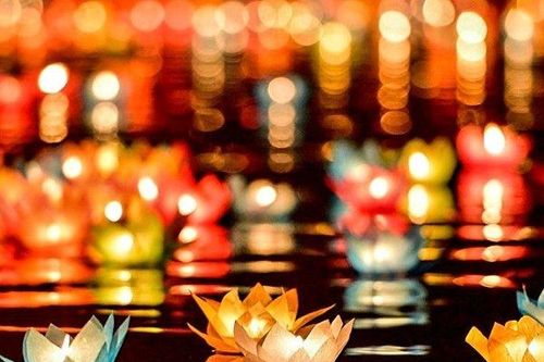 Siết chặt hoạt động thả đèn hoa đăng trên sông Hương