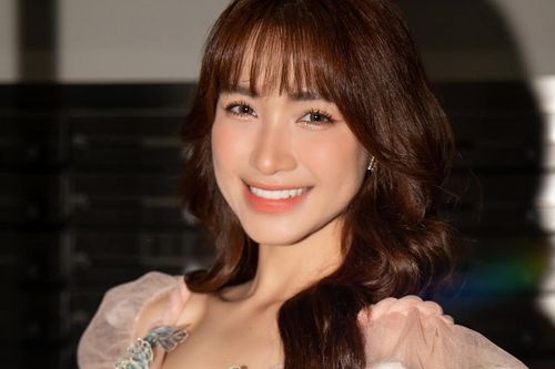 Hòa Minzy bị hủy hàng loạt đơn hàng sau khi 'lấn sân' sang livestream bán hàng