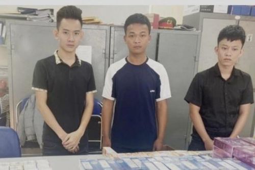 Triệt phá cơ sở sản xuất thực phẩm chức năng giảm cân giả tại Hà Nội