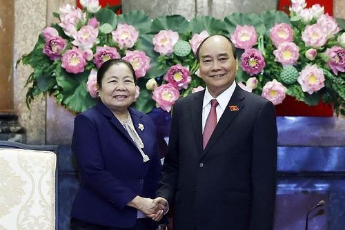 Chủ tịch nước Nguyễn Xuân Phúc tiếp Trưởng Ban Tổ chức Trung ương Đảng Lào