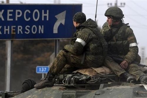 Nga đưa ra 'quyết định khó khăn' rút quân khỏi thành phố Kherson