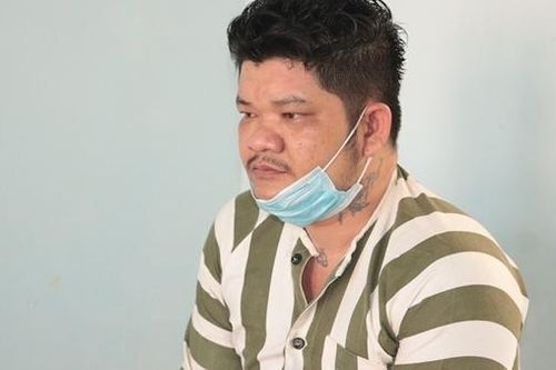 Bắt tạm giam đối tượng mua, bán trái phép vũ khí quân dụng