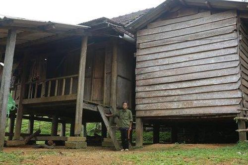 Những điều kỳ bí dưới mái nhà sàn của đồng bào trên dãy Trường Sơn