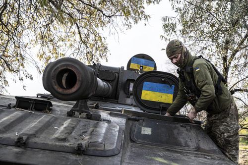Quân đội Ukraine tiến nhanh vào thành phố Kherson bất chấp tuyên bố thận trọng