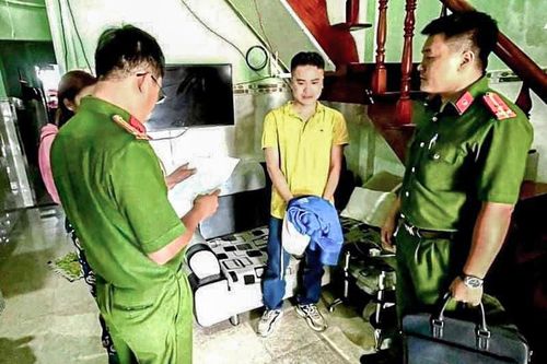 Truy tố cựu thiếu úy trại giam Thủ Đức Z30D lừa đảo gần một tỷ đồng
