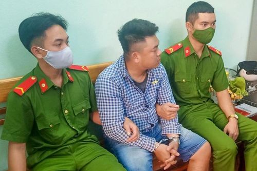 Truy sát phụ nữ ở tiệm tạp hóa, nam thanh niên bị khởi tố