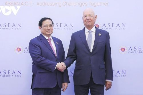 Nâng cao vị thế Việt Nam trong các chuỗi cung ứng khu vực và toàn cầu