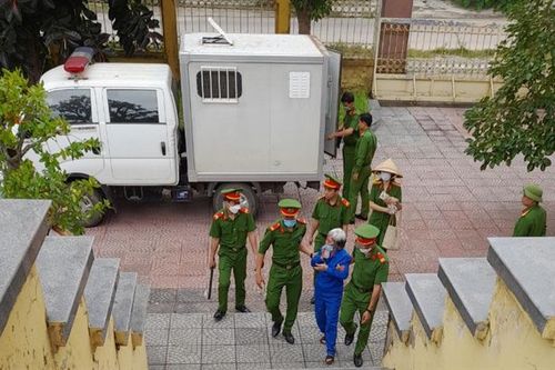 Nhát dao oan nghiệt trong tăm tối bạo hành