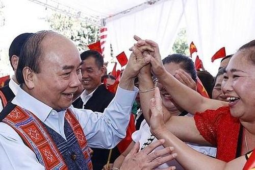Chủ tịch nước Nguyễn Xuân Phúc dự ngày hội Đại đoàn kết toàn dân tộc tại Lai Châu