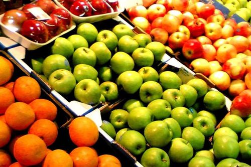 Phát hiện loạt sản phẩm phụ tùng xe gắn máy giả mạo nhãn hiệu; Thu giữ gần 4 tấn trái cây tươi nhập lậu