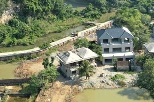 Thêm loạt công trình 'khủng' xâm hại danh thắng Tràng An