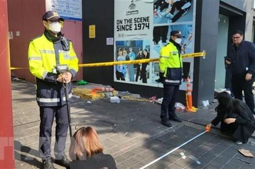 Vụ giẫm đạp tại Seoul: Một cảnh sát tử vong khi đang bị điều tra