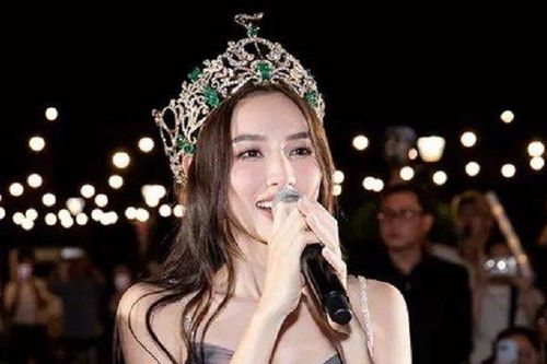 Hoa hậu Thùy Tiên tiết lộ lý do lấy ảnh Quang Linh Vlog làm hình đại diện